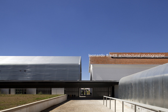 faculdade de artes e arquitectura inês lobo