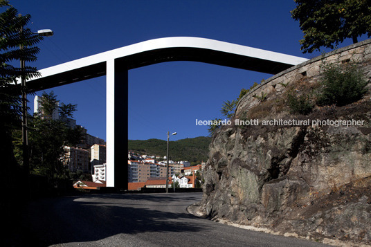 ponte de pedestres sobre a ribeira da carpinteira carrilho da graça