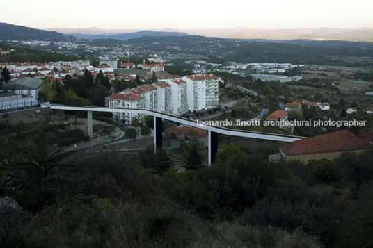 ponte de pedestres sobre a ribeira da carpinteira carrilho da graça