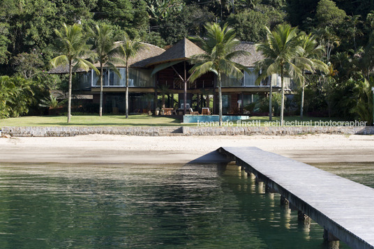 casa folha mareines+patalano