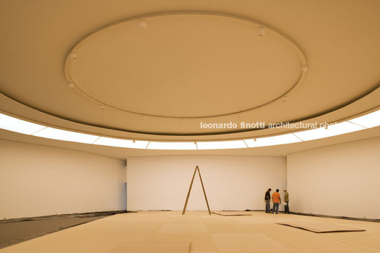 museu de arte contemporânea (mac) oscar niemeyer