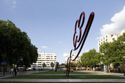 sculpture at bercy park 
