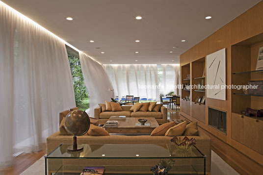 casa morumbi isay weinfeld