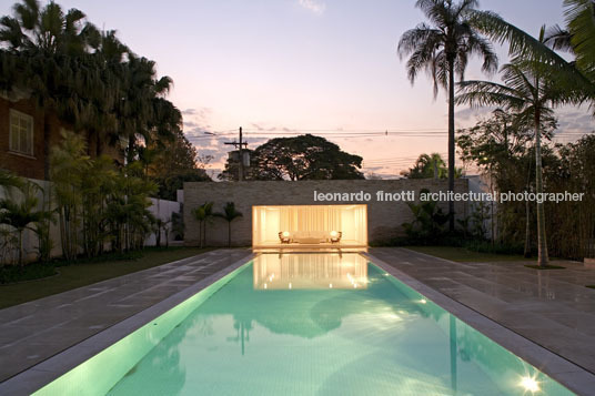 pavilhão isay weinfeld