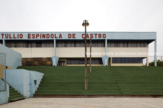 escola túlio espindola de castro vilanova artigas