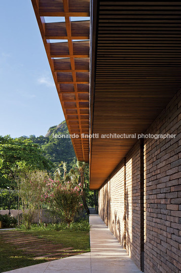 casa joá bernardes+jacobsen