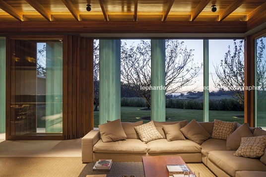 casa gcp - fazenda boa vista bernardes arquitetura