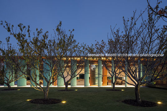 casa gcp - fazenda boa vista bernardes arquitetura