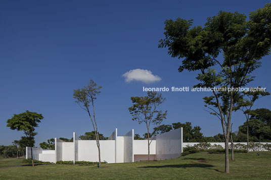 spa fasano - fazenda boa vista isay weinfeld