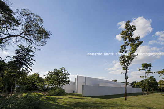 spa fasano - fazenda boa vista isay weinfeld