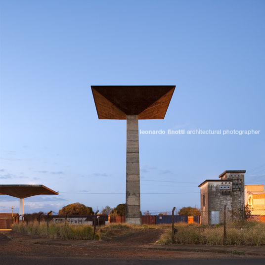 estação mogiana de uberlândia oswaldo bratke