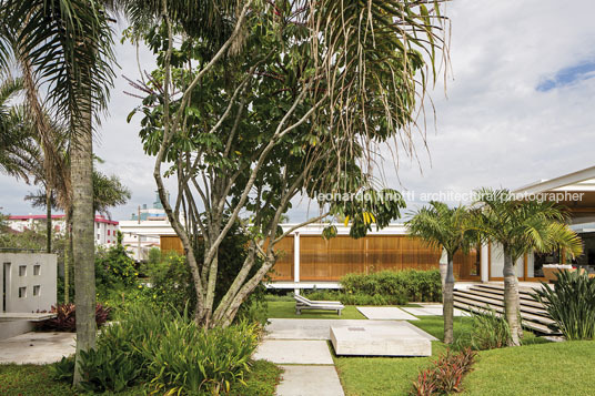 casa aa bernardes arquitetura