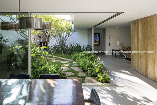 casa dos pátios isay weinfeld