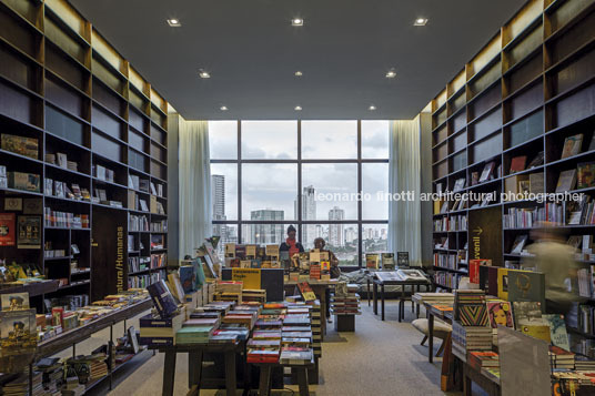 livraria da vila 2 - cidade jardim isay weinfeld