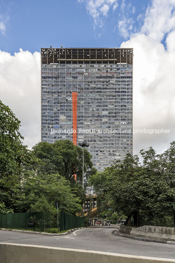 mayo bucher+leonardo finotti: art towards architecture - lama.sp michelle jean de castro