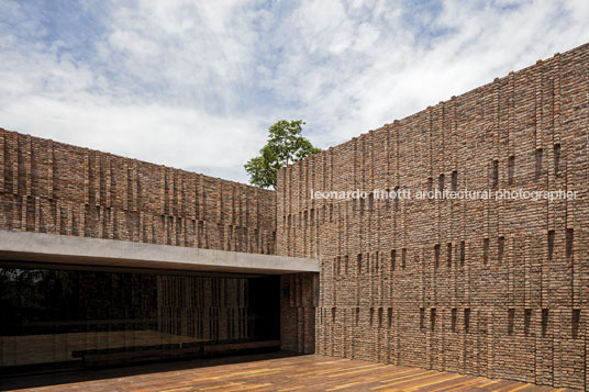 galeria claudia andujar - inhotim arquitetos associados