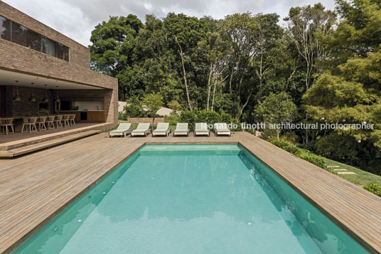 casa hey isay weinfeld