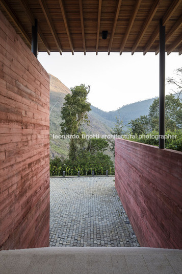 casa terra bernardes arquitetura