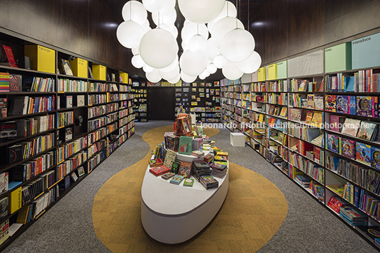 livraria da vila - aurora shopping isay weinfeld