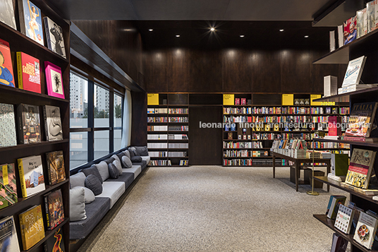 livraria da vila - aurora shopping isay weinfeld