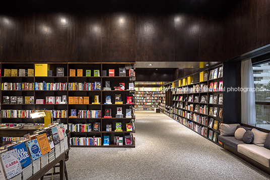 livraria da vila - aurora shopping isay weinfeld