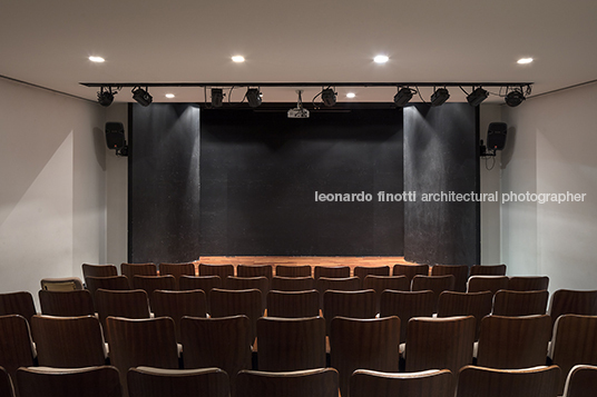 livraria da vila - galleria shopping isay weinfeld