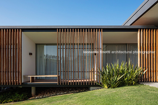 casa rrm - fazenda boa vista bernardes arquitetura