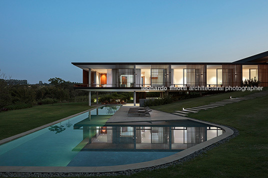 casa rrm - fazenda boa vista bernardes arquitetura