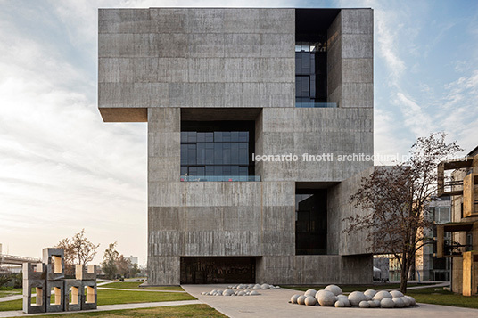 centro de innovación - universidad católica alejandro aravena