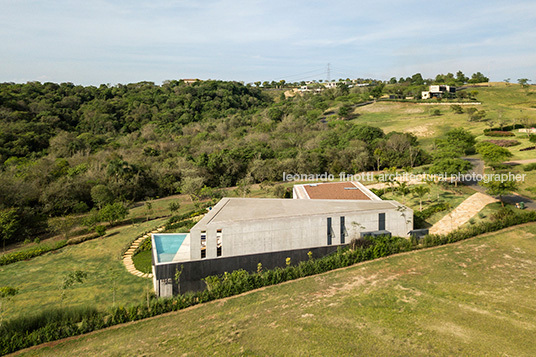 casa origami - fazenda boa vista bernardes arquitetura