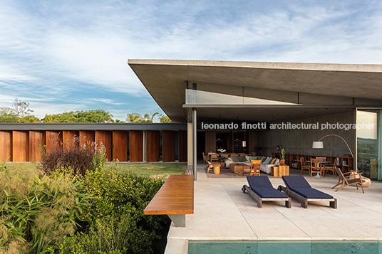 casa origami - fazenda boa vista bernardes arquitetura