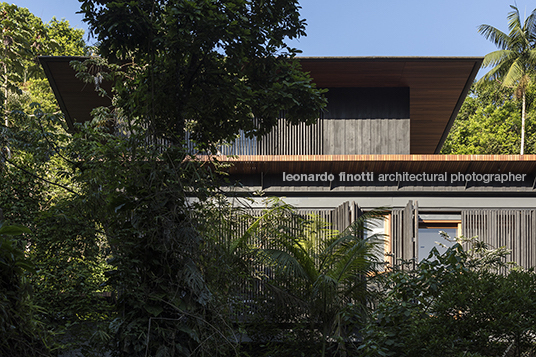 casa cmh - são pedro jacobsen arquitetura