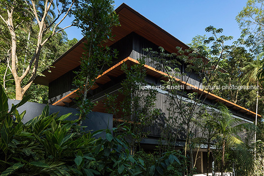 casa cmh - são pedro jacobsen arquitetura