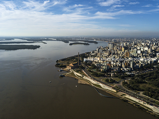 parque urbano da orla de guaíba jaime lerner