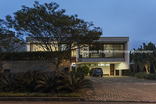 smj residence telles arquitetura