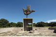 the monument of the open hand le corbusier