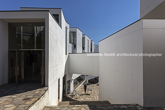 universidad adolfo ibañez - edificio e-campus peñalolen josé cruz ovalle