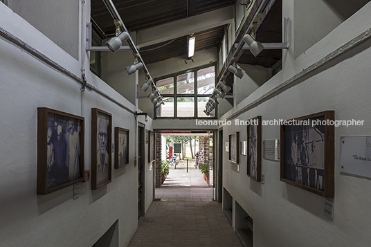 le corbusier centre pierre jeanneret