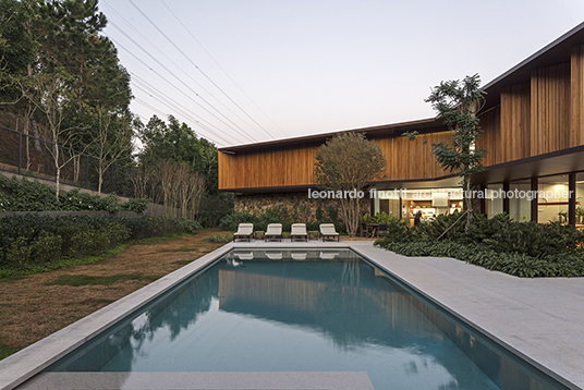 casa cwn bernardes arquitetura