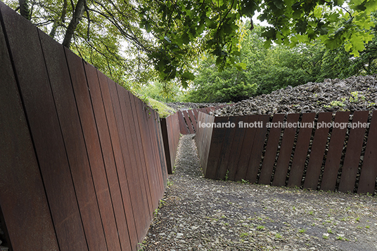 parc de pedra tosca rcr arquitectes