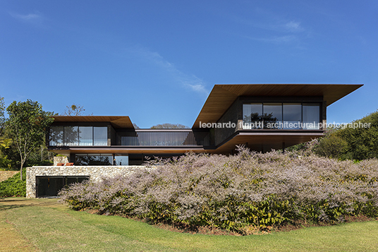 casa lr - fazenda boa vista jacobsen arquitetura