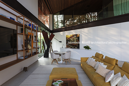 casa jrm bernardes arquitetura