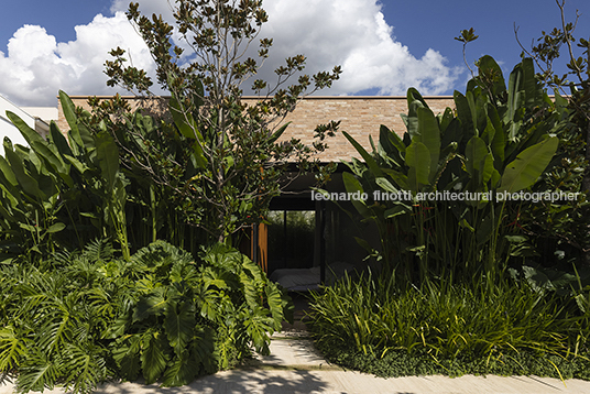 casa malu aguirre arquitetura