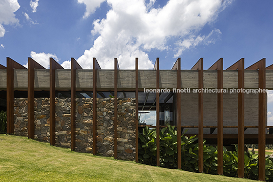 casa ninho felipe caboclo arquitetura