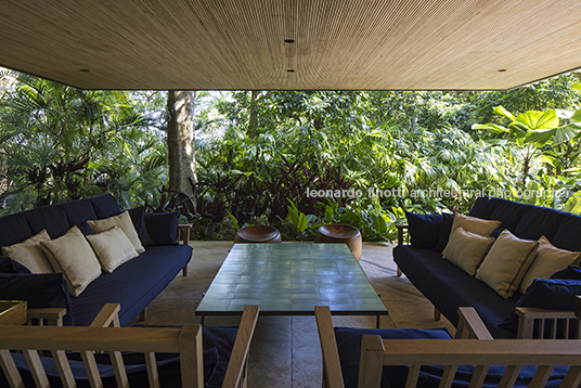 asa guesthouse bernardes arquitetura