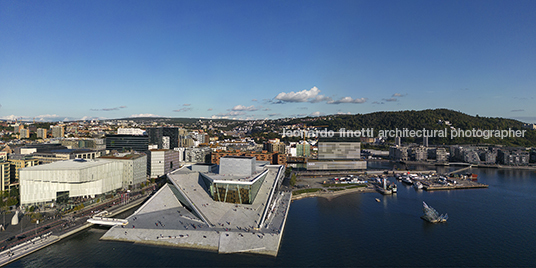 oslo opera house snøhetta