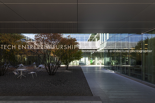 iit ed kaplan family institute for innovation and tech entrepreneurship john ronan architects