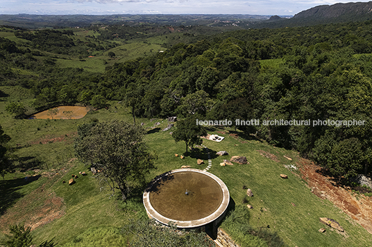 capela ao pé da serra são josé mach arquitetos