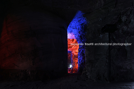 museo subterráneo monumental 180 metros/ catedral de sal yemail arquitectura