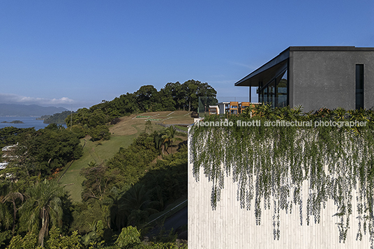 casa mm bernardes arquitetura